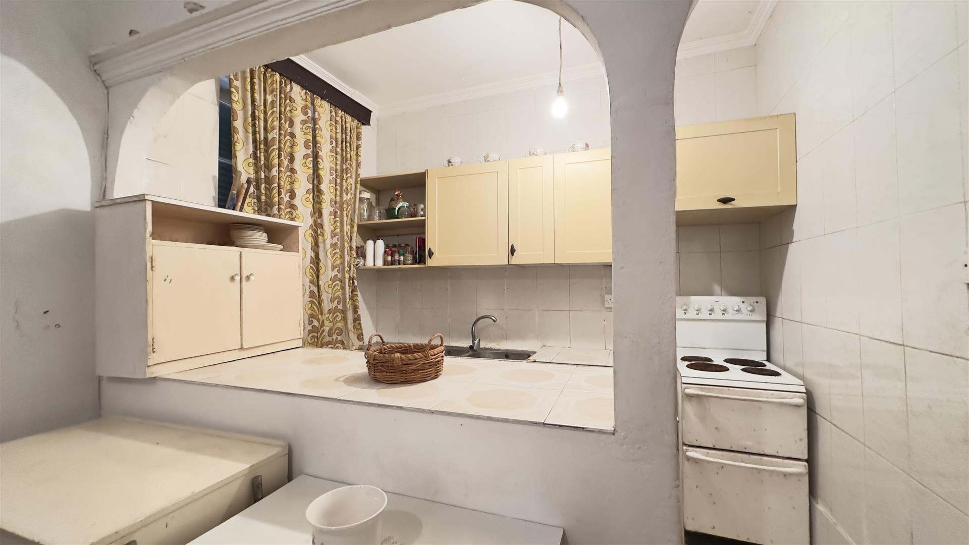 Image of Apartment - 1 Bedrooms - 1 Bathrooms for Sale in Upper Town-Gibraltar, Image 3